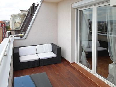 Jak wybrać idealne meble na balkon dla swojego domu